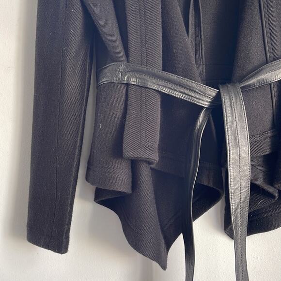 Theory waterfall open front faux leather tie cardigan blazer sz L - Picture 3 of 7